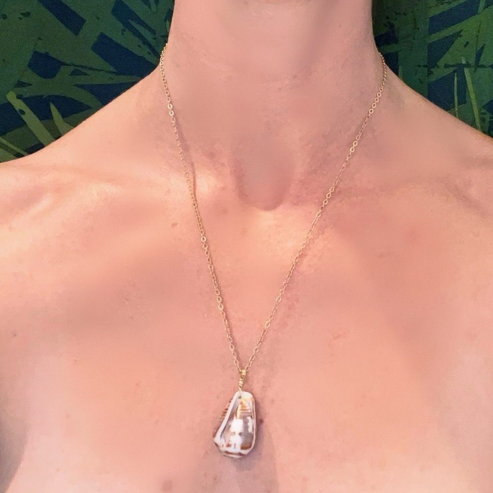 Hawaiian Seashell Gold Chain Luxury Necklace, New 🐚